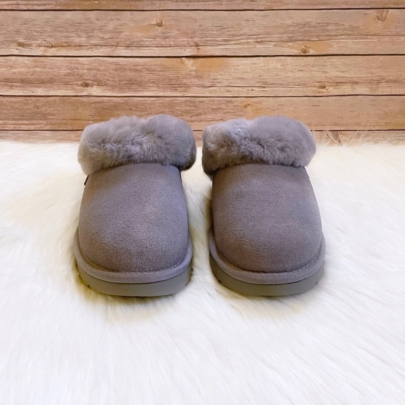 UGG Cluggette Slippers For Outdoor/Indoor Use - Picture 3 of 8